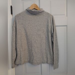UNIQLO sweater